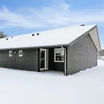 With Golf Course Right Outside *